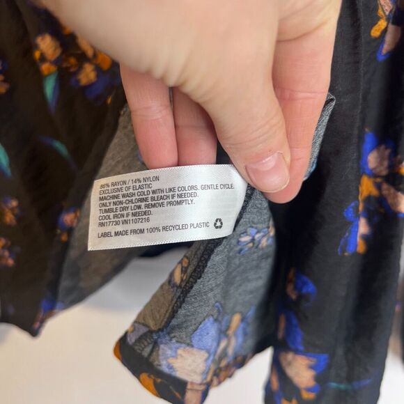 Ava & Viv Navy Floral Boho Puff Sleeve Peplum Vneck Blouse Size X(14W) - Picture 8 of 10